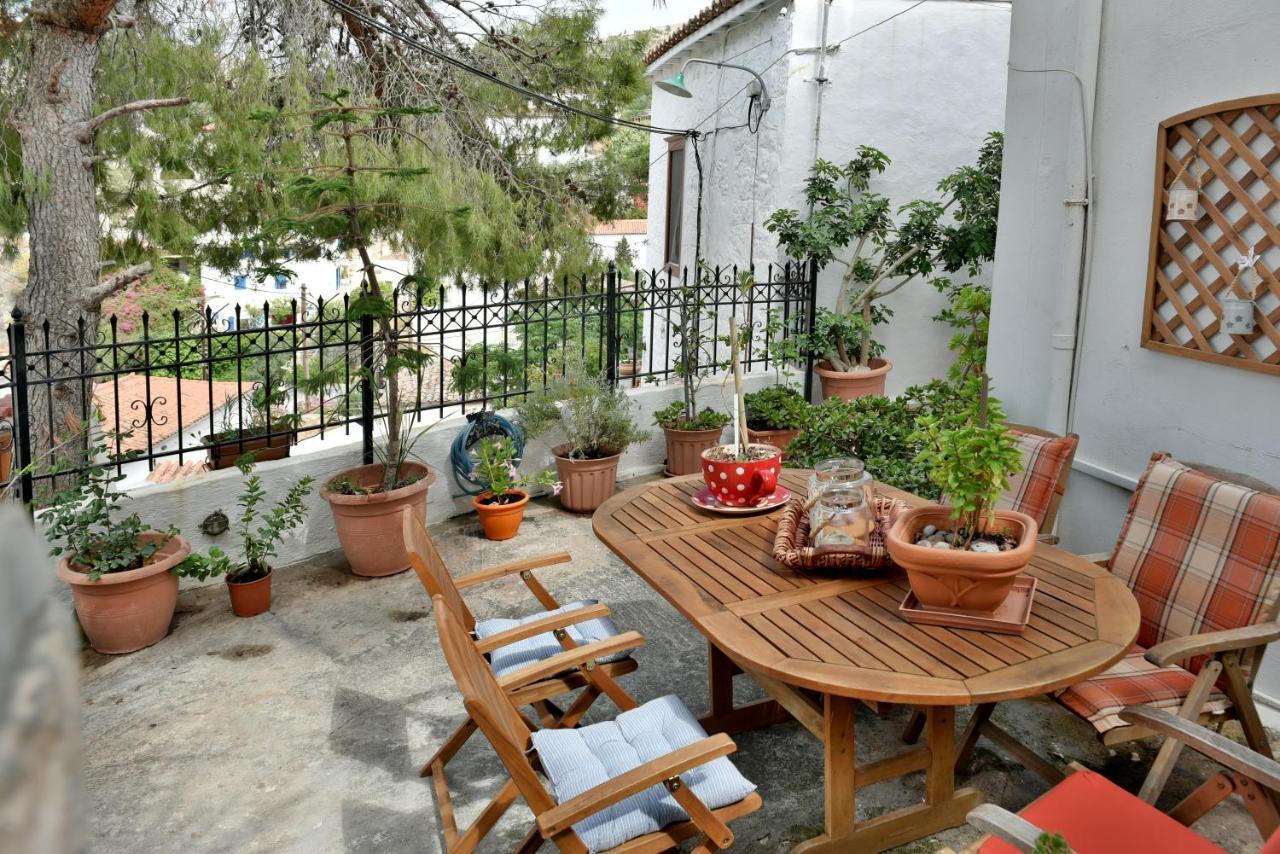 Grandmas Guest House Hydra  Bagian luar foto